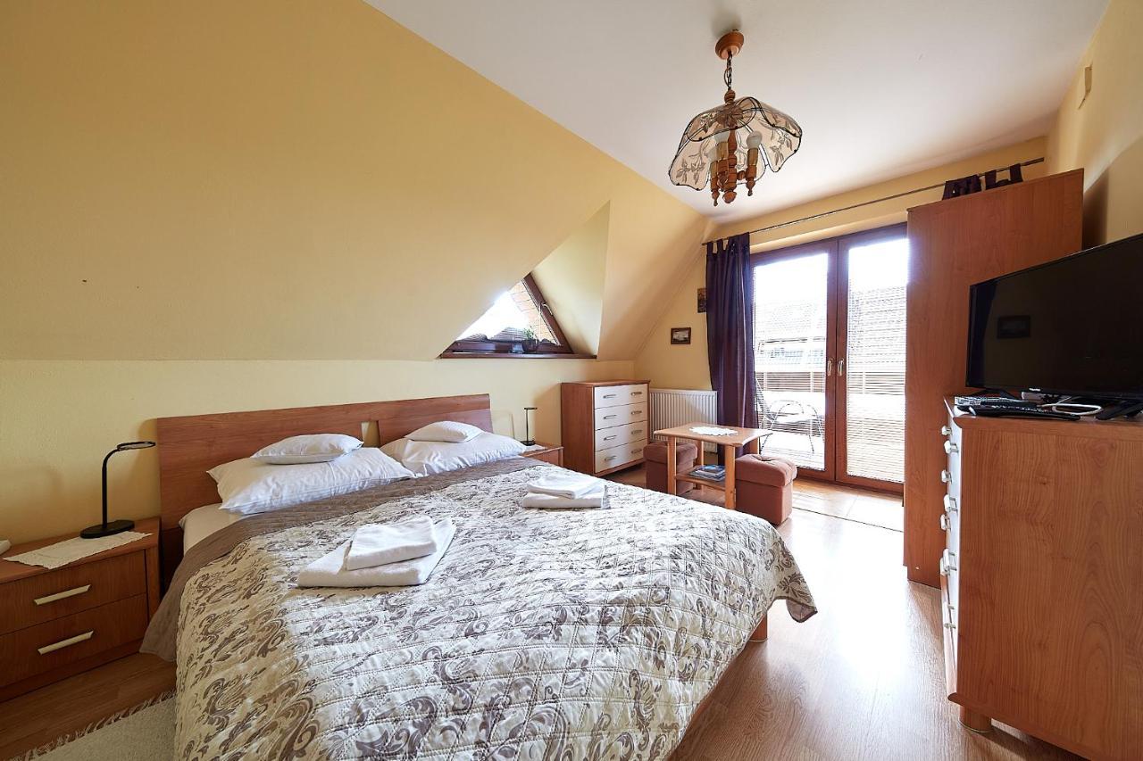 Apartament 1010 M Zab Esterno foto